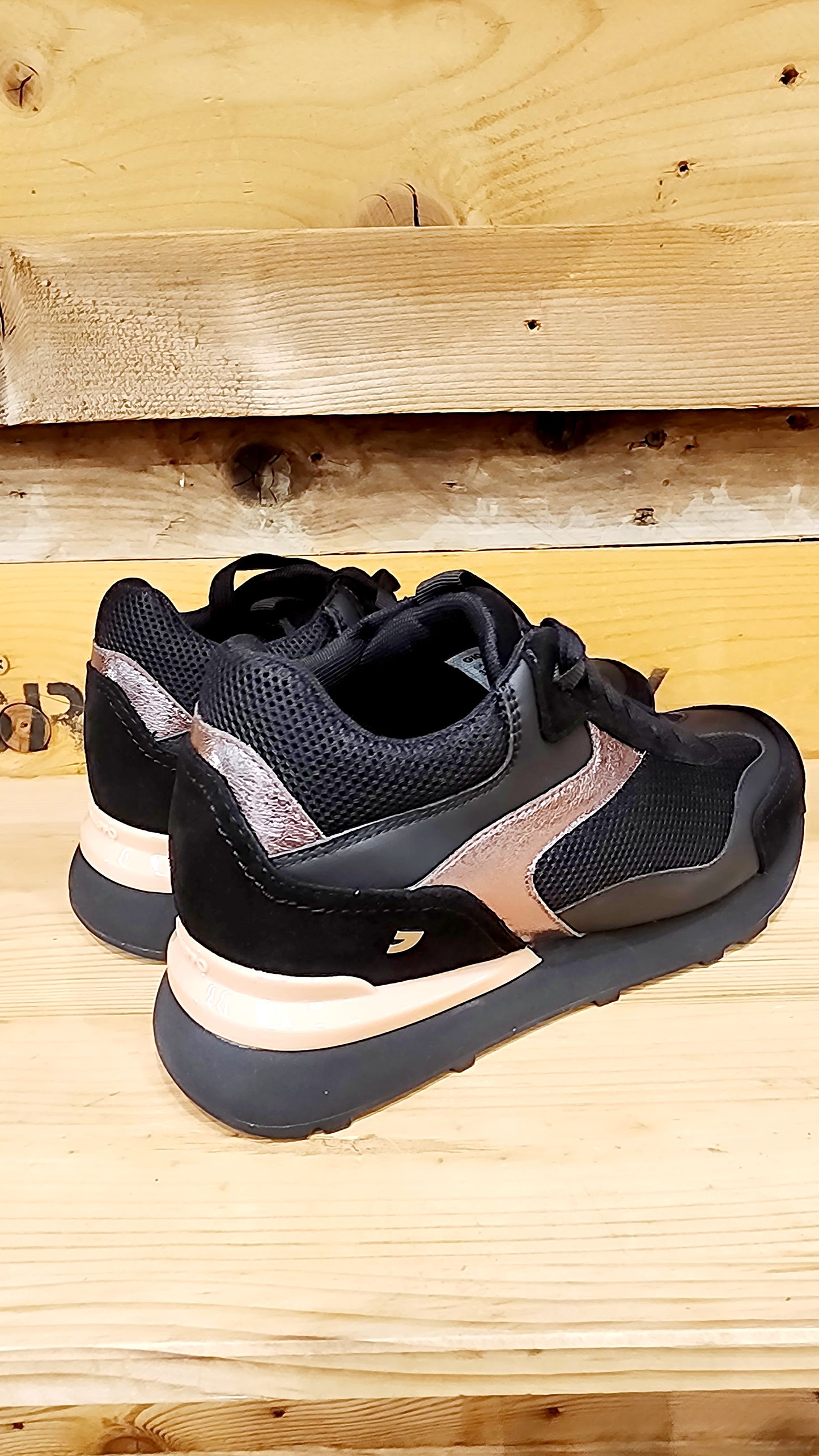 סניקרס רשת 73366H24