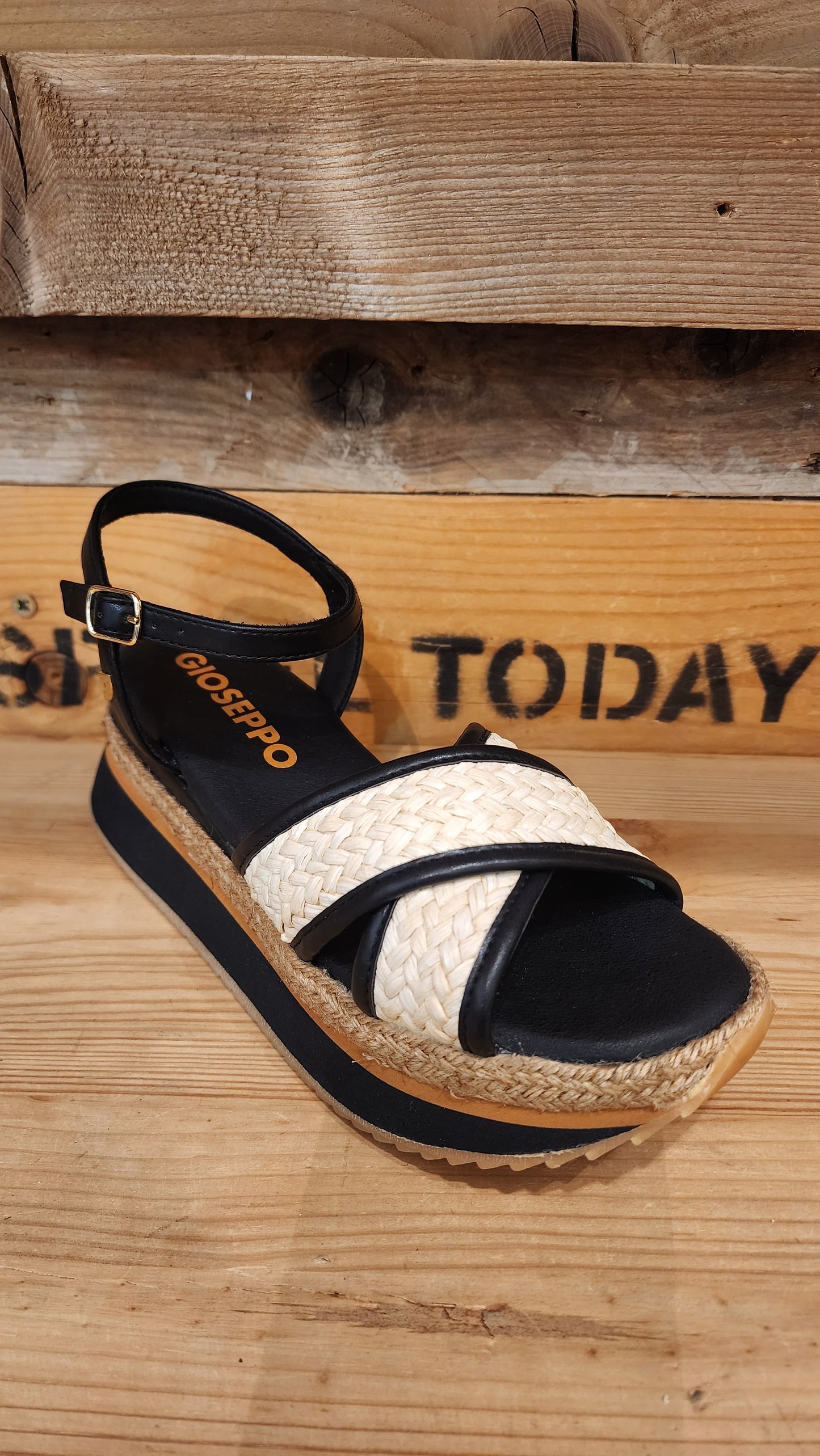 סנדלי איקס 74032S25