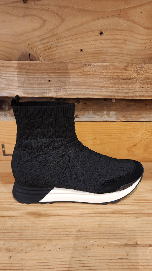 סניקרס גרב 73439H25