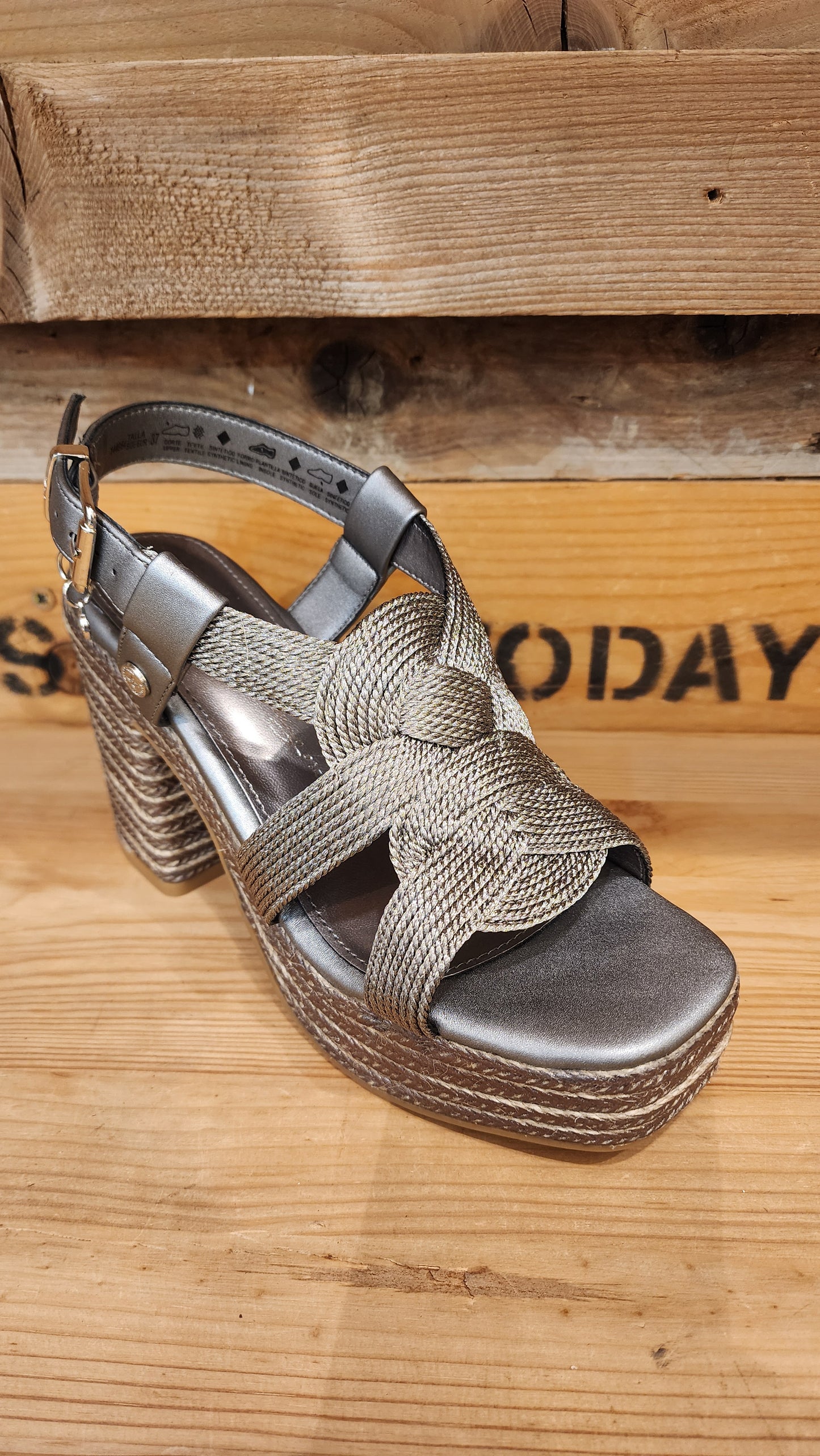 סנדלי עקב 144064S25