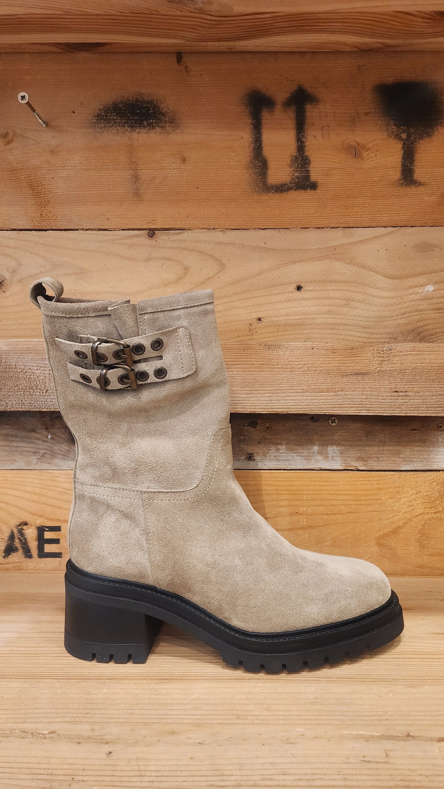 מגפוני 3/4 MOIRA11H25