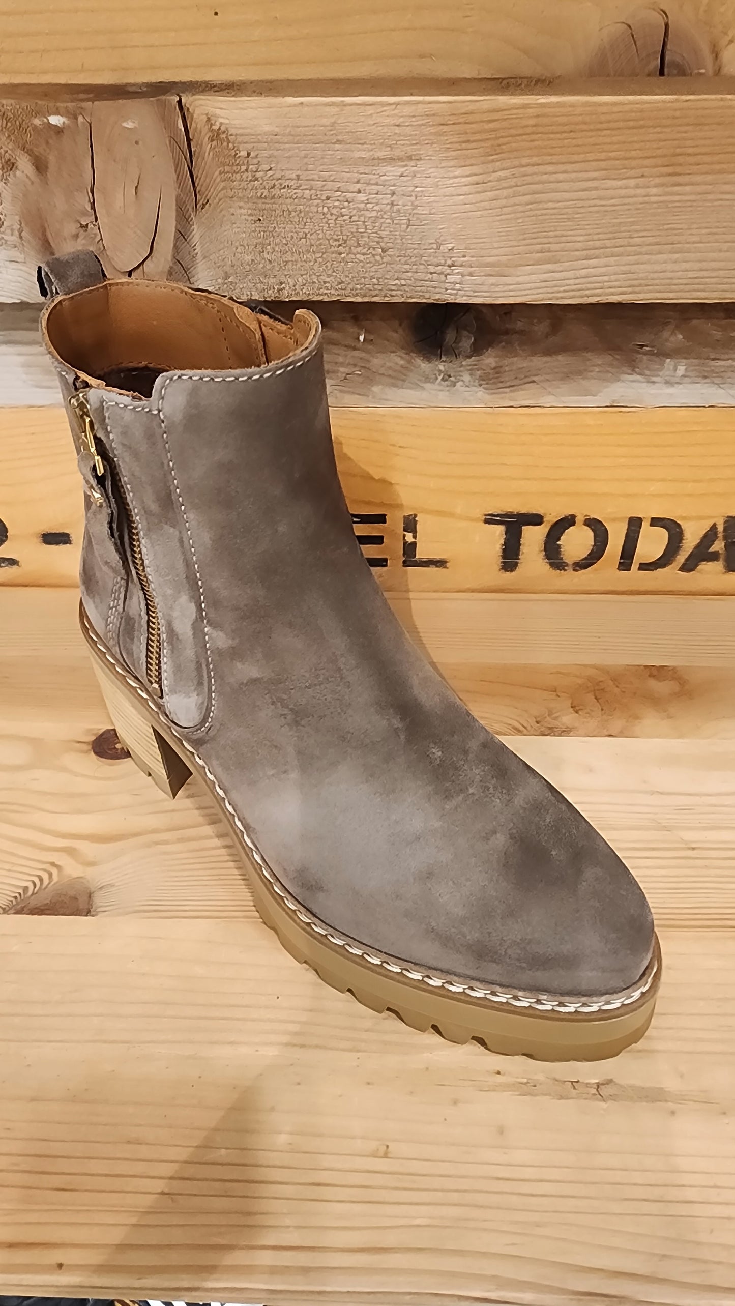 מגפוני עקב 2433H25